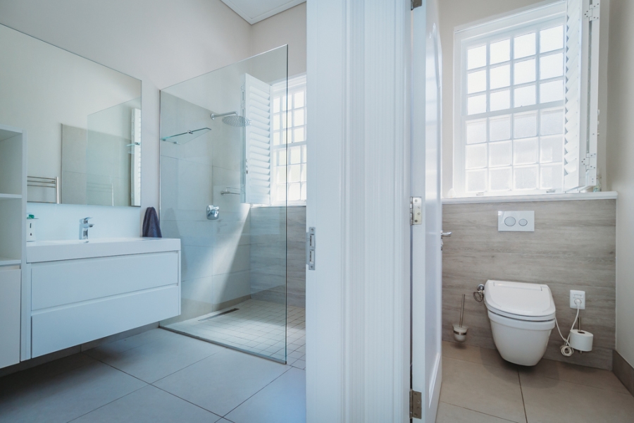 5 Bedroom Property for Sale in Glenwood Western Cape